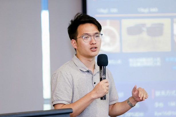 4玮航,李也.jpg 4玮航,李也.jpg